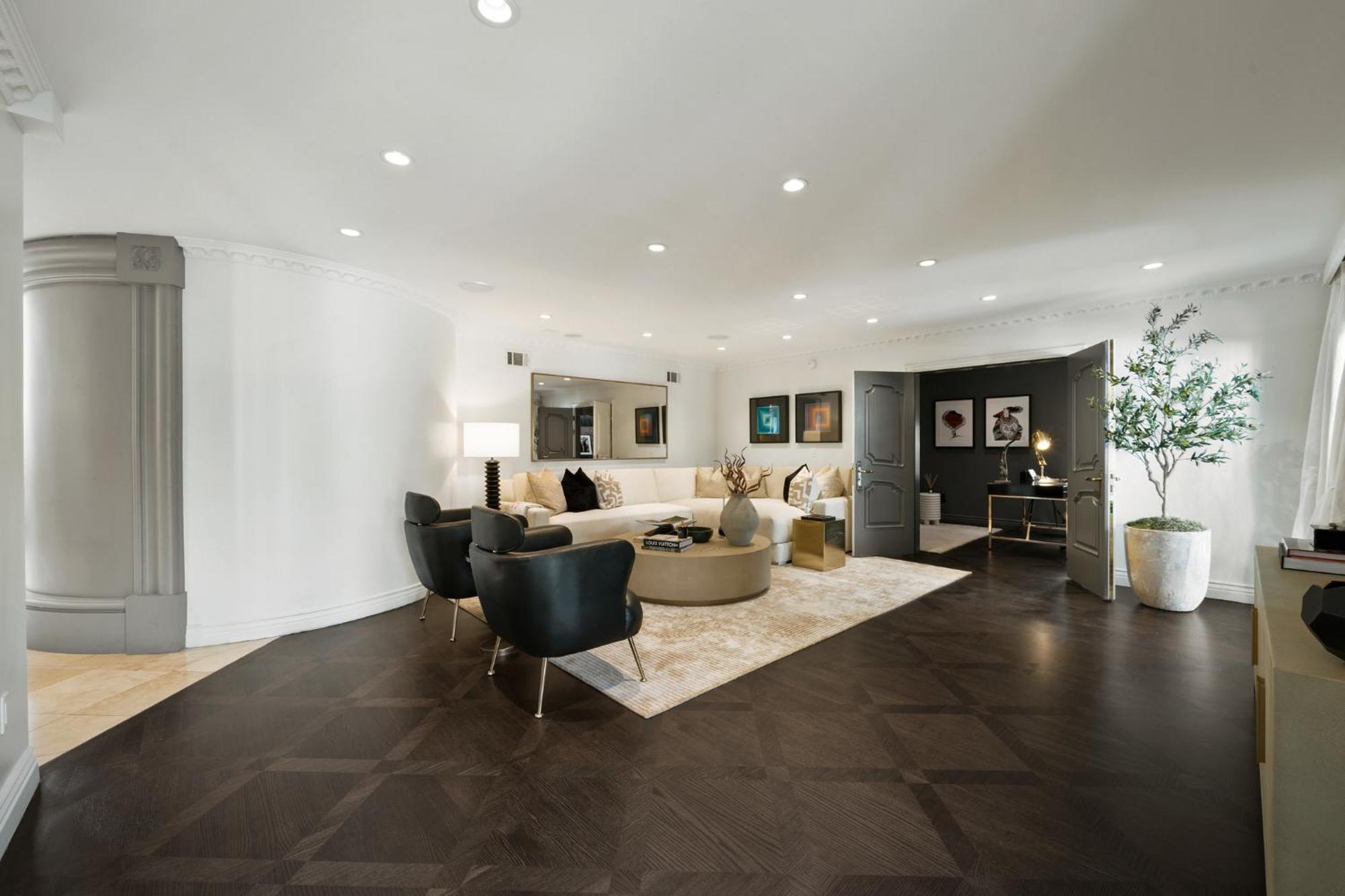 Olympia Luxe Estate * Los Angeles
