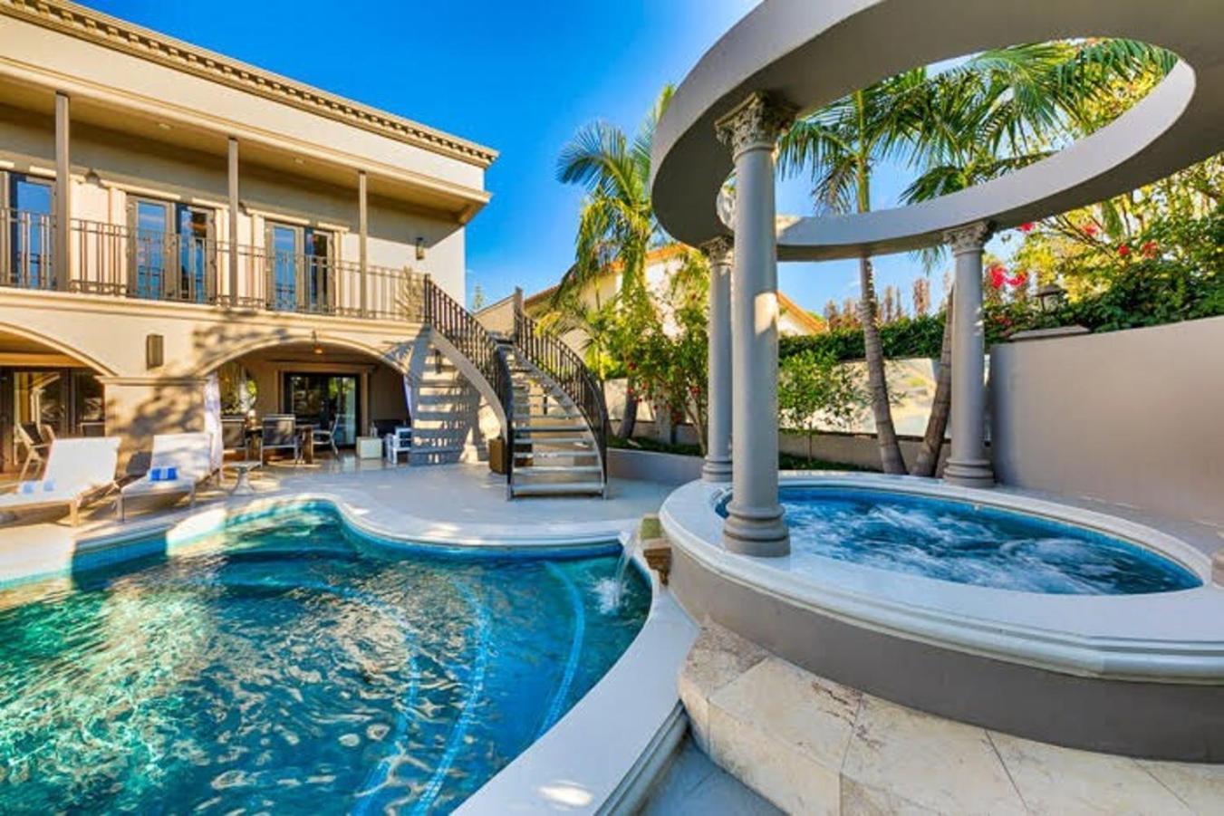 Olympia Luxe Estate